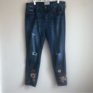 Driftwood Jackie Skinny Rose Embroidered Distressed High Rise Jean Size 32